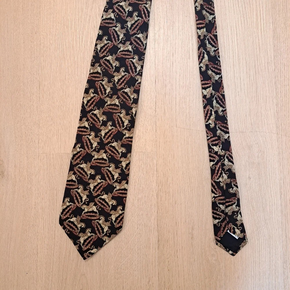 The Metropolitan Museum Of Art Black 100% Silk Vintage Pegasus Horse Print Tie - Picture 5 of 7